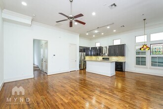 9530 Pemberton Trce in Houston, TX - Building Photo - Building Photo