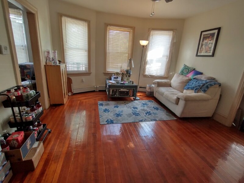 319 Friendship St-Unit -1st floor in Providence, RI - Building Photo