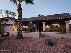 15816 E Kim Dr in Fountain Hills, AZ - Foto de edificio - Building Photo