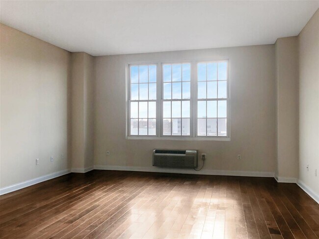319 Grant Ave in Jersey City, NJ - Building Photo - Building Photo