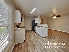 128 Randolph Dr in Clayton, NC - Foto de edificio - Building Photo