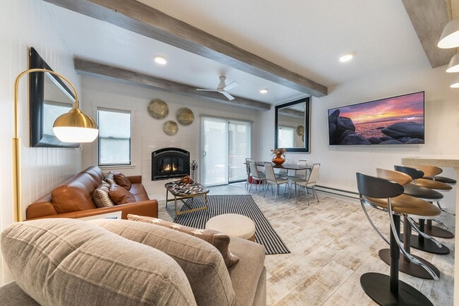 property at 989 Tahoe Blvd