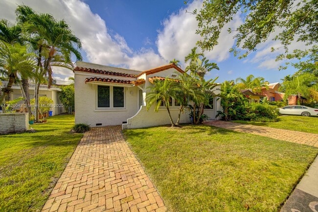 1212 Medina Ave in Coral Gables, FL - Building Photo - Building Photo