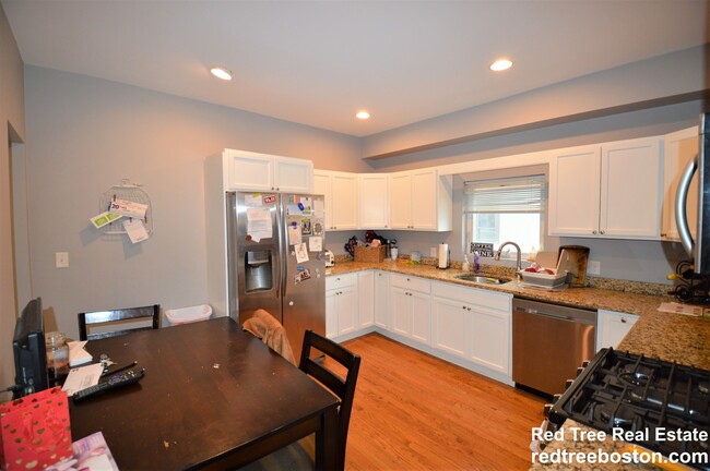 63 Mapleton St, Unit 1 in Boston, MA - Building Photo - Building Photo