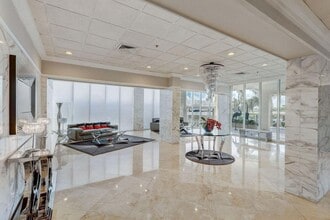 5440 N Ocean Dr in Riviera Beach, FL - Building Photo - Building Photo