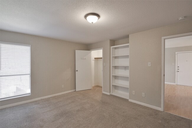 12955 Woodforest Blvd