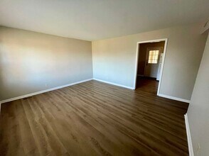 1010 Todd Ct in Murfreesboro, TN - Foto de edificio - Building Photo