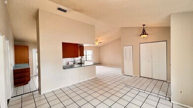 3257 Dudley Dr in Deltona, FL - Building Photo - Building Photo