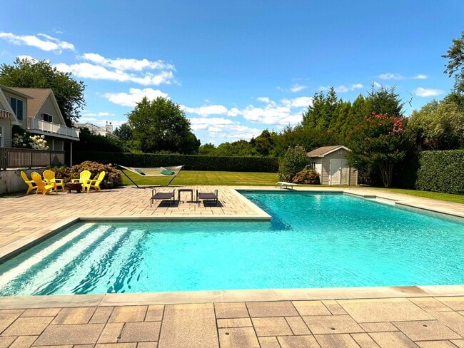 1080 Lands End Rd in Southold, NY - Building Photo - Building Photo