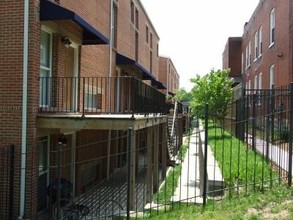 Maryland Lofts in St. Louis, MO - Foto de edificio - Building Photo