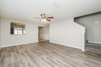 721 Cape Cod Cir in Valrico, FL - Building Photo - Building Photo