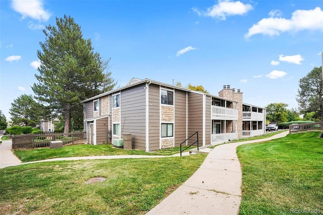 18133 E Kentucky Ave, Unit Spacious 3 bed, 2 bath in Aurora, CO - Foto de edificio