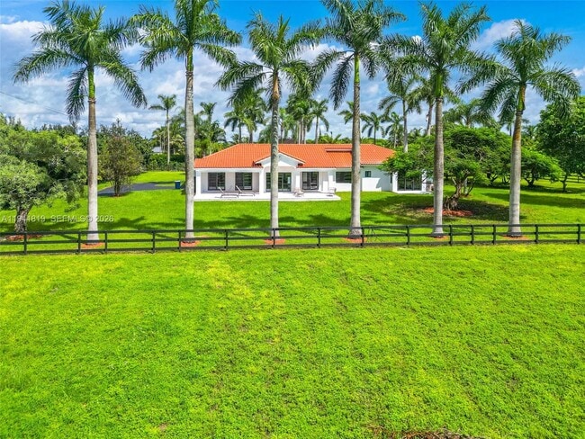 14300 SW 192nd St in Miami, FL - Building Photo - Building Photo