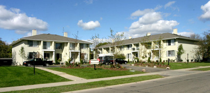 Birmingham Court Condominiums in Troy, MI - Building Photo - Building Photo