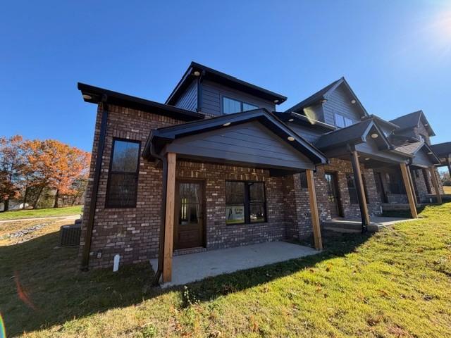 104 Nichali Dr in Charlotte, TN - Building Photo