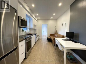 17 Claremont St in Toronto, ON - Building Photo - Building Photo