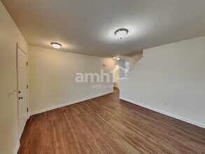 122 Faulkner Dr in Lithopolis, OH - Foto de edificio - Building Photo