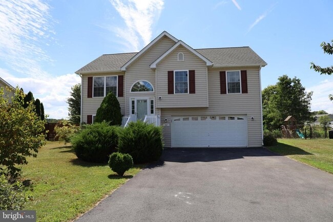property at 92 Embassy Ct