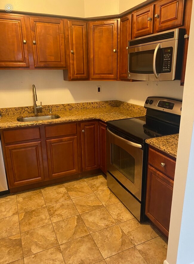 835 Garrett Ln, Unit 1B