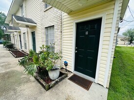 1704 Brightside Dr in Baton Rouge, LA - Building Photo
