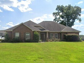 110 Dawson Ln in Enterprise, AL - Building Photo