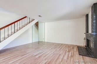 13654 Mulberry Tree Ct in Poway, CA - Foto de edificio - Building Photo