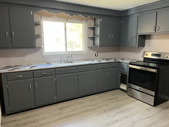 property at 195 Valley St