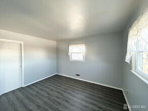 11A Foothills Dr in South River, NJ - Building Photo - Building Photo