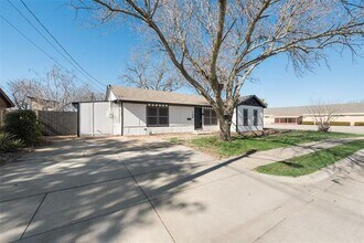 129 Western Ave in Saginaw, TX - Building Photo - Building Photo