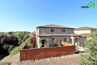 671 Mission De Oro Dr in Redding, CA - Building Photo - Building Photo