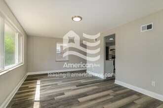 6811 Chamberlain Ct in University City, MO - Building Photo - Building Photo