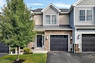 22 Stacey Wy in Troy, NY - Building Photo