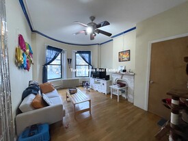 88 Hammond St, Unit 6 Apartamentos