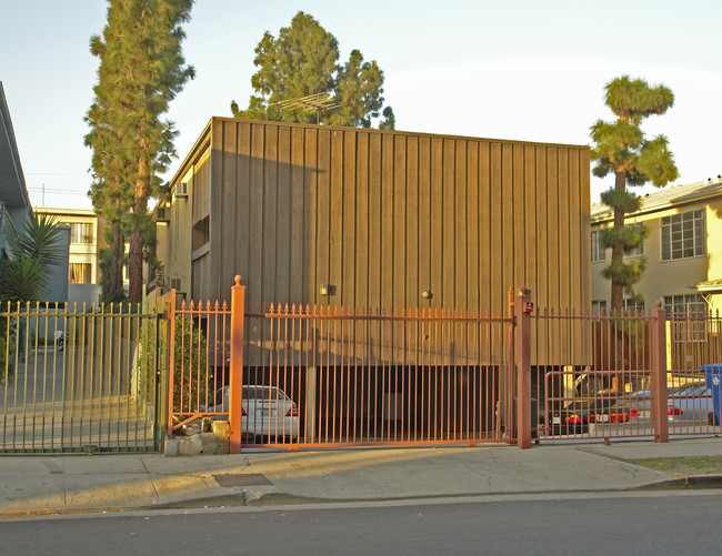 5847 Virginia Ave in Los Angeles, CA - Building Photo - Building Photo