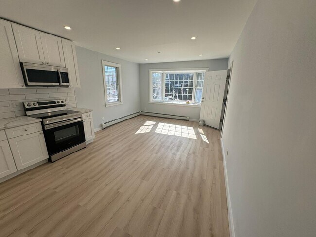 34 Bush Ave in Port Chester, NY - Foto de edificio - Building Photo