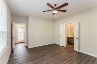 2315 Foster Hl Rd in Richmond, TX - Building Photo