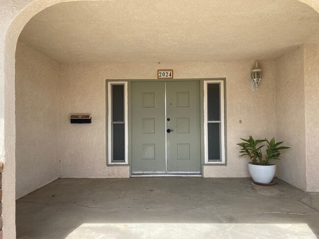 2024 Barcelona Cir in Barstow, CA - Building Photo - Building Photo