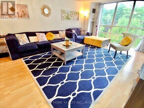 205 Wynford Dr in Toronto, ON - Building Photo - Building Photo