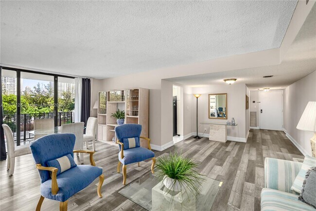 18181 NE 31st Ct, Unit aventura like new unit #2 in Aventura, FL - Foto de edificio - Building Photo