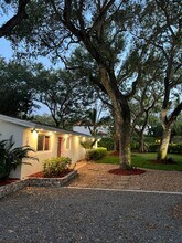 16575 Old Cutler Rd-Unit -16575 in Palmetto Bay, FL - Building Photo - Building Photo