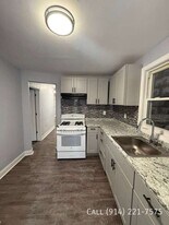 14 Saratoga Ave in Yonkers, NY - Building Photo