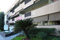 Building Photo - Encino Voltaire Apartments in Los Angeles, California
