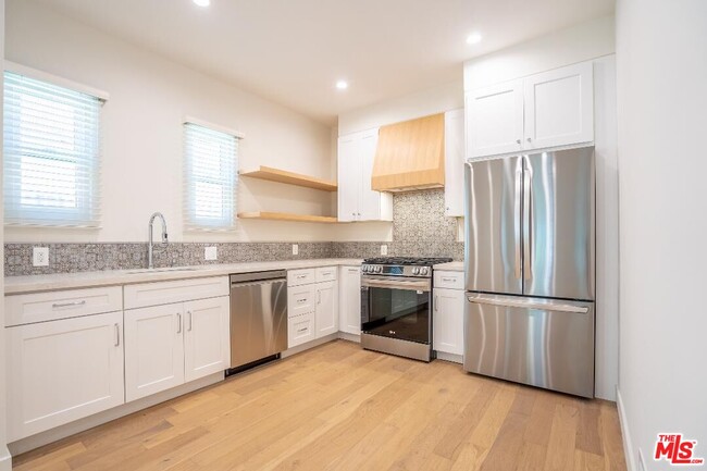 6511 Orange St in Los Angeles, CA - Foto de edificio - Building Photo