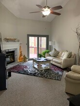 107 Hollyridge Ln in Columbia, MO - Building Photo - Building Photo