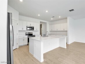 2374 Avocado Ln in Naples, FL - Building Photo - Building Photo
