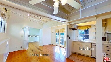 10211 Seabury Ln in Los Angeles, CA - Foto de edificio - Building Photo