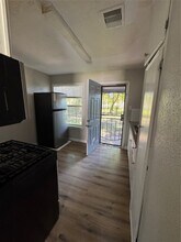 7339 Eisenhower Rd in Houston, TX - Building Photo - Building Photo