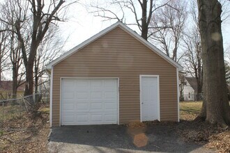 5516 Brokers Tip Ln in Louisville, KY - Building Photo - Building Photo