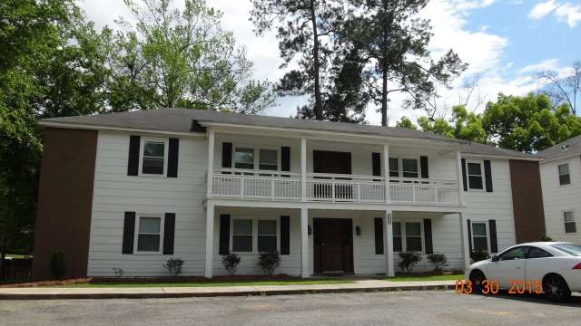 101 Young St in Thomasville, GA - Building Photo