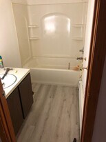 91 Lock St, Unit APT B in Nashua, NH - Building Photo